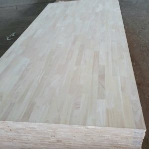 Gỗ ghép cao su AA phủ keo 2 mặt là dòng vật liệu cao cấp với bề mặt đẹp, chống cong vênh, độ bền cao, phù hợp sản xuất nội thất như bàn ghế, tủ, giường. Phân phối độc quyền tại Đà Nẵng – vandanang.com.