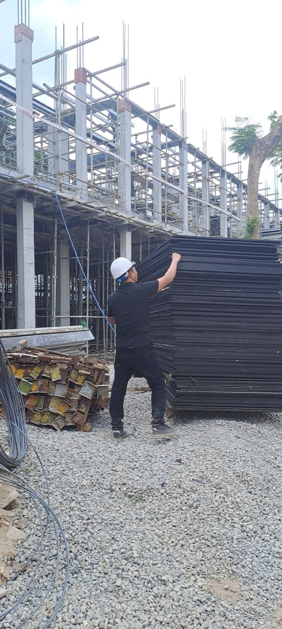 Tổng kho Ván Đà Nẵng tri ân khách hàng tuần qua tại KĐT FPT, Hòa Xuân, Sơn Trà, Hòa Khánh... Chúng tôi phân phối độc quyền ván khuôn gỗ ép phủ phim 12mm, 15mm, 18mm chính hãng, chuẩn ly, giao hàng tốc hành toàn miền Trung.